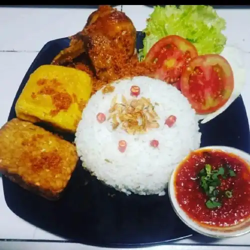 Gambar Makanan Ayam Serundeng Dan Ayam Geprek Ajibbb 3