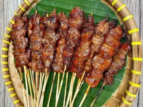 SATE MADURA DAN SOTO AYAM CAK FENDI