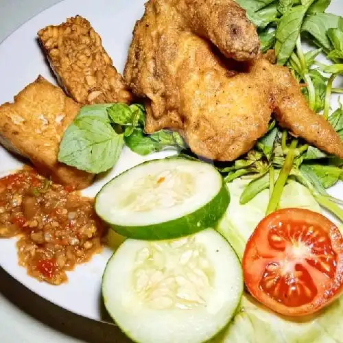 Gambar Makanan Ayam Bakar Goreng Lalapan Bollo, Makassar 15