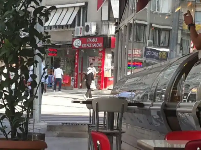 İstanbul Börek Ve Kır Pidesi'nin yemek ve ambiyans fotoğrafları 11