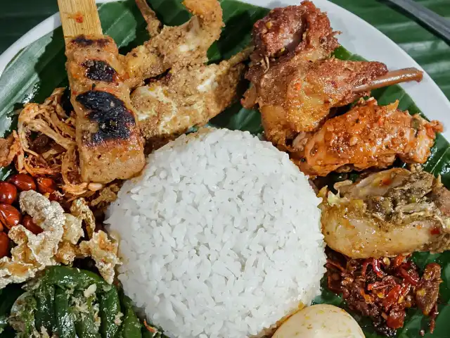 Gambar Makanan Warung Adnyana 13