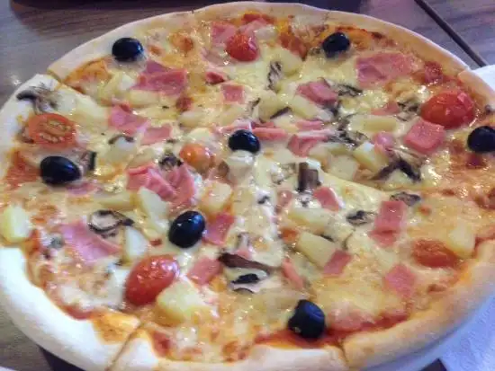 Pizza Italia Food Photo 2