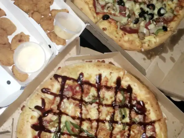 Domino's Pizza Food Photo 9