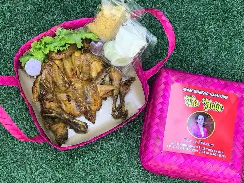 Ayam Goreng Bu Yatie, Simanjuntak