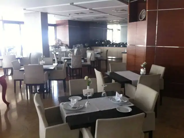 Restaurant - Otel Niza Park'nin yemek ve ambiyans fotoğrafları 4