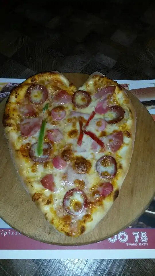 Fıtı Fıtı Pizza'nin yemek ve ambiyans fotoğrafları 6