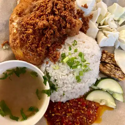 Ayam Gepuk Pak Raden