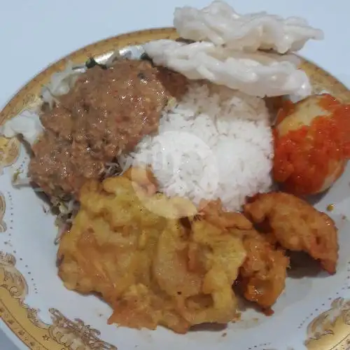 Gambar Makanan Warung Rujak + Nasi Campur Banyuwangi, Akasia 6