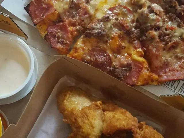 Yellow Cab Pizza Co. Food Photo 14