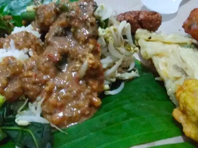 Gambar Makanan Pecel Pincuk Kalibata 16