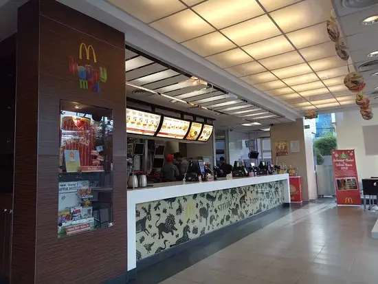 Gambar Makanan McDonald's Pandanaran 19