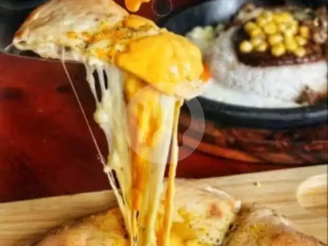 Gambar Makanan Mastercheese Pizza, Serpong 8