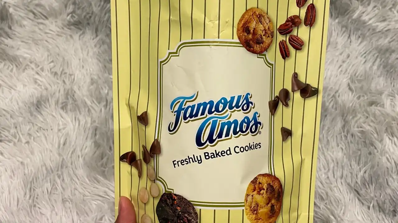 Famous Amos Café