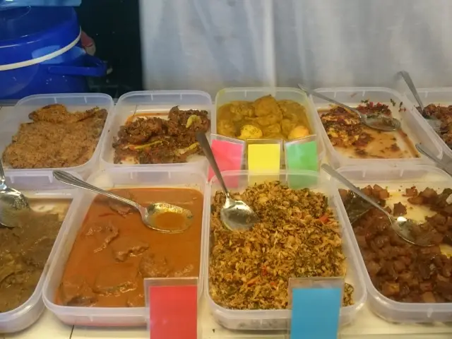 Gambar Makanan Nasi Kuning Banjir Sukabumi 4