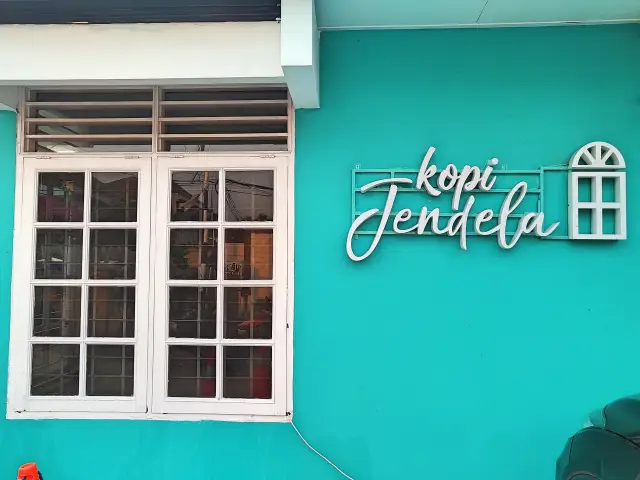 Gambar Makanan Kopi Jendela 4