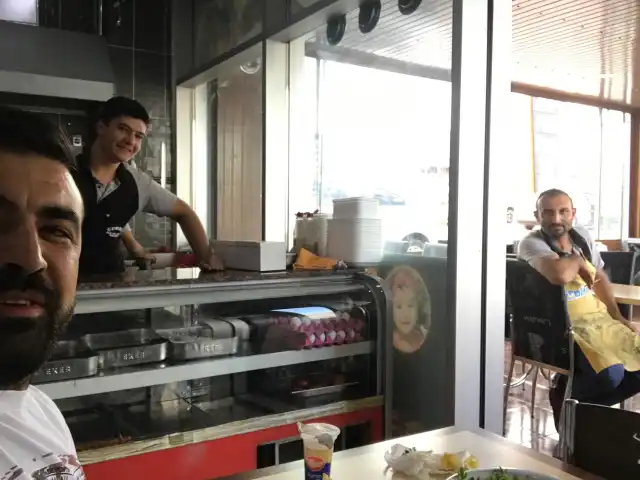 Cemre Pide Kebab Döner Salonu'nin yemek ve ambiyans fotoğrafları 1