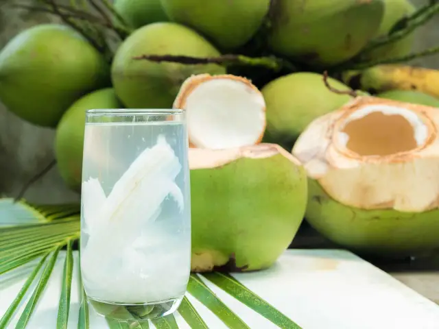 Coconut Shake Dan Air Kelapa Muda
