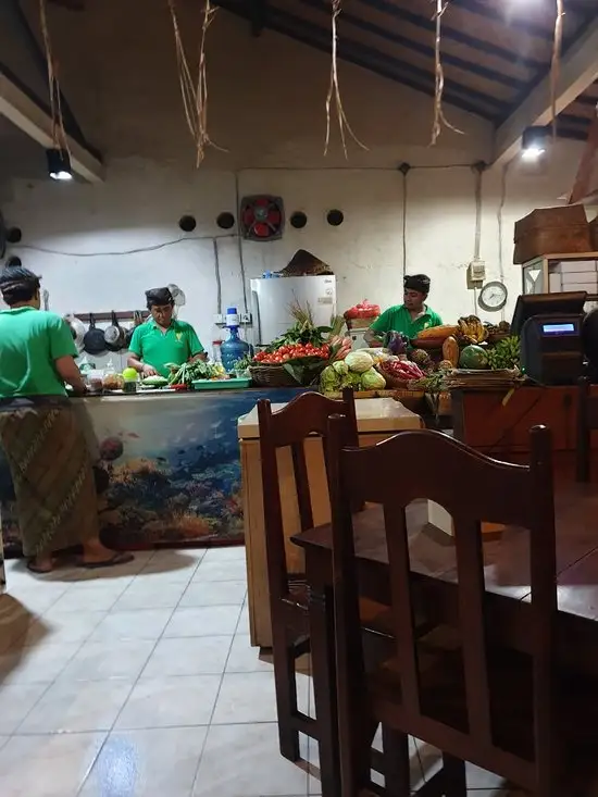 Gambar Makanan Wayan's Warung 17