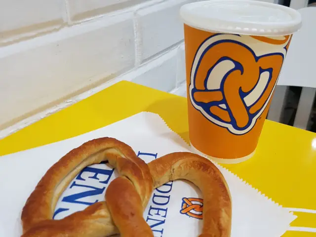 Gambar Makanan Auntie Anne's 6