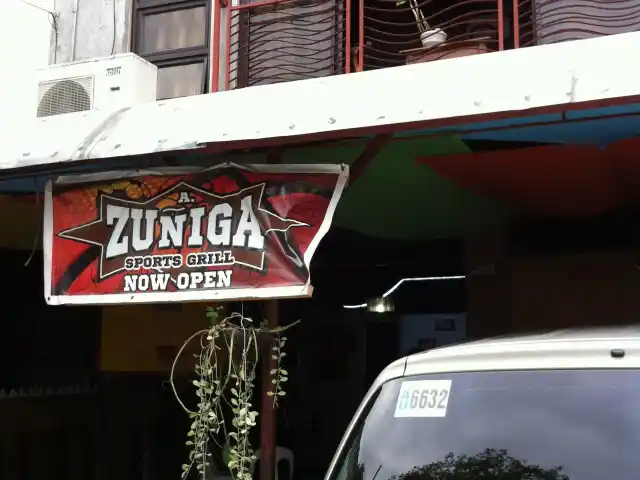 Zuniga Sports Grill Food Photo 2