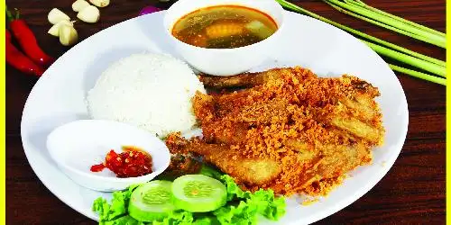 Ayam Goreng Karawaci, Kelapa Gading