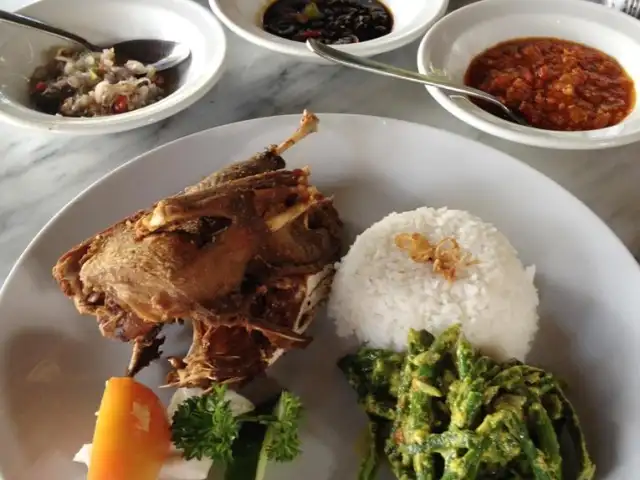 Gambar Makanan Bebek Tepi Sawah 8