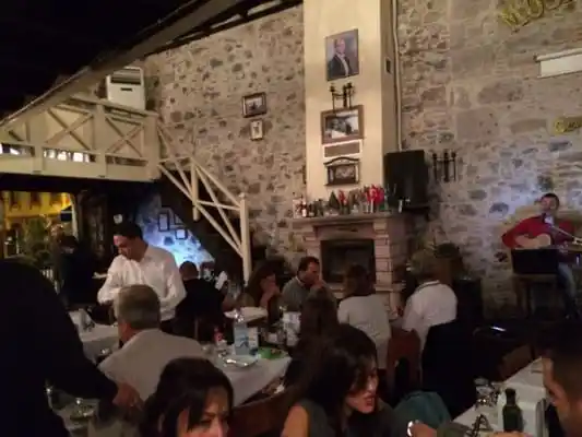Moshos Taverna'nin yemek ve ambiyans fotoğrafları 2