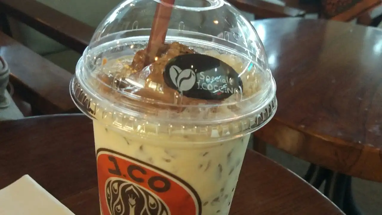 J.Co Donuts & Coffee