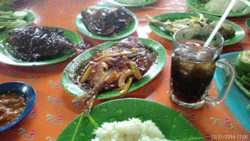 Gambar Makanan Nila Goreng Pak Ugi 11