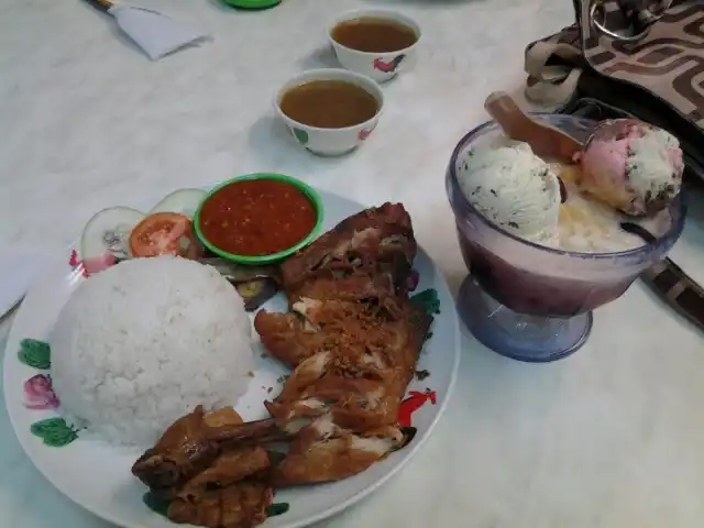 Giant Kolombong Foodcourt Food Photo 2
