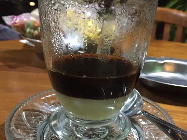 Gambar Makanan Kedai Kopi Meja Bundar 11