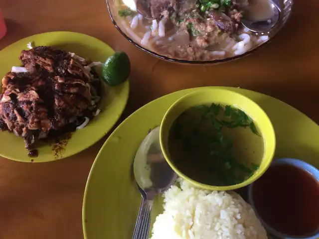 Nasi Ayam Mak Long (sebelah Sumirubber) Food Photo 3
