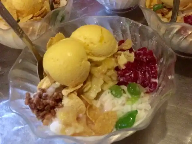 Melton's Halo Halo Food Photo 12