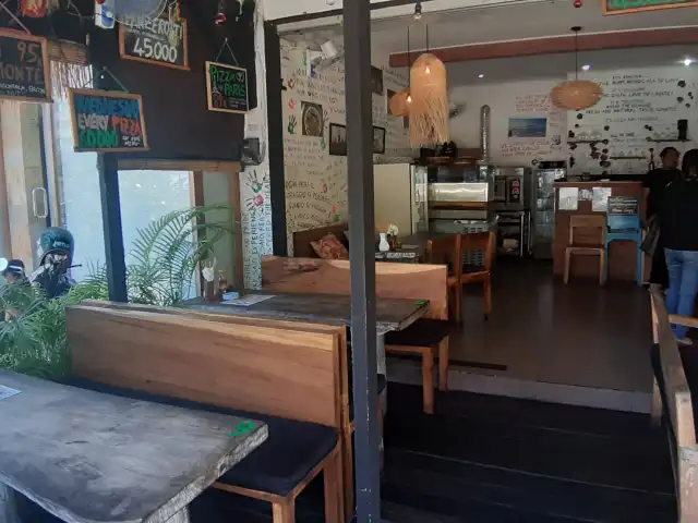 Gambar Makanan Italycafe Pizzeria Bali 13