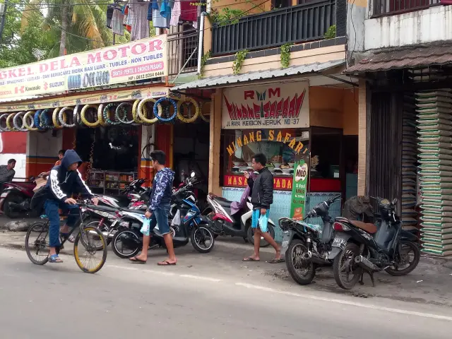 Gambar Makanan Rumah Makan Minang Safari 3