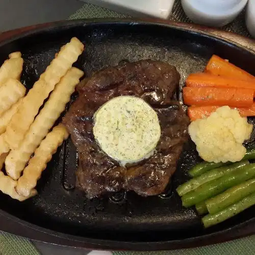 Gambar Makanan Lotus Garden Cafe & Steak, AW Syahranie 6