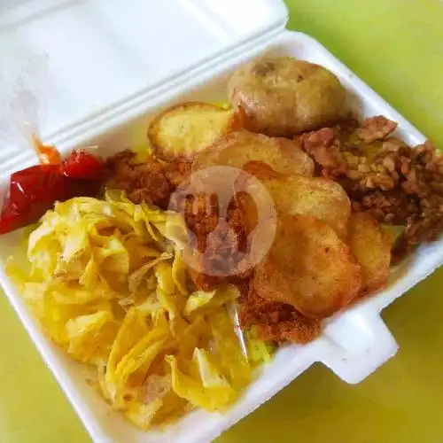 Gambar Makanan Nasi Kuning Nyah Vivi, Pasar Senin 4