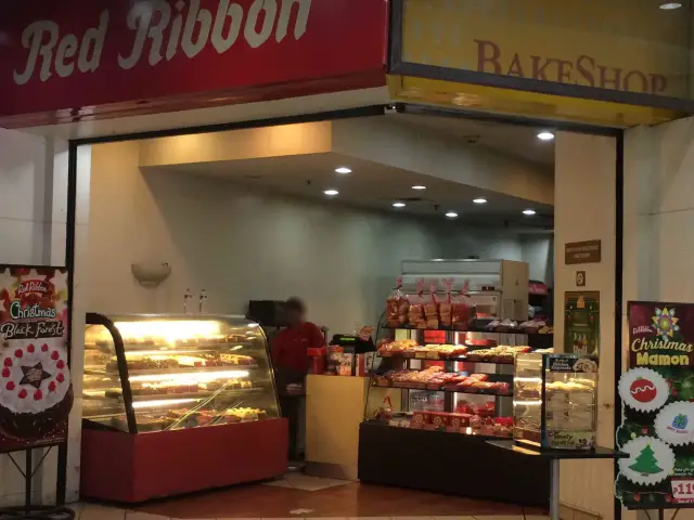 Red Ribbon Bakeshop Food Photo 4