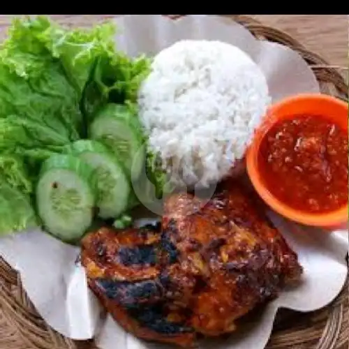 Gambar Makanan Nasi Goreng Dan Ayam Kremes Nona Salsa 16