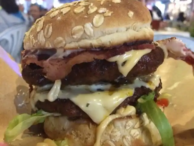 Burger Bakar Kaw Kaw Food Photo 13