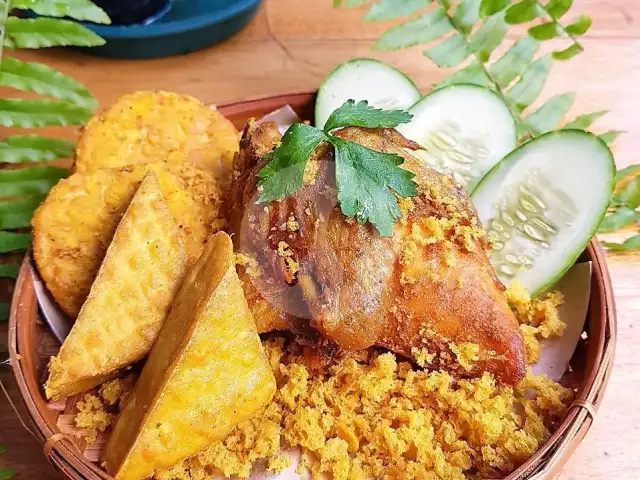 Gambar Makanan Nasi Uduk Ayam Goreng Borobudur, Tanjung Pura 12