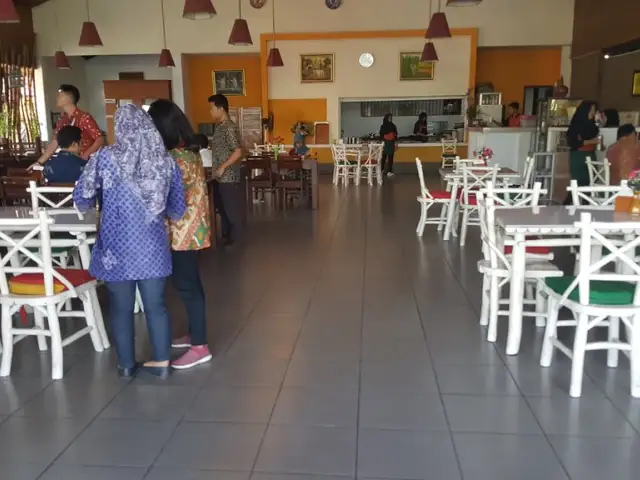 Gambar Makanan Iga Karto dan penyetan 4