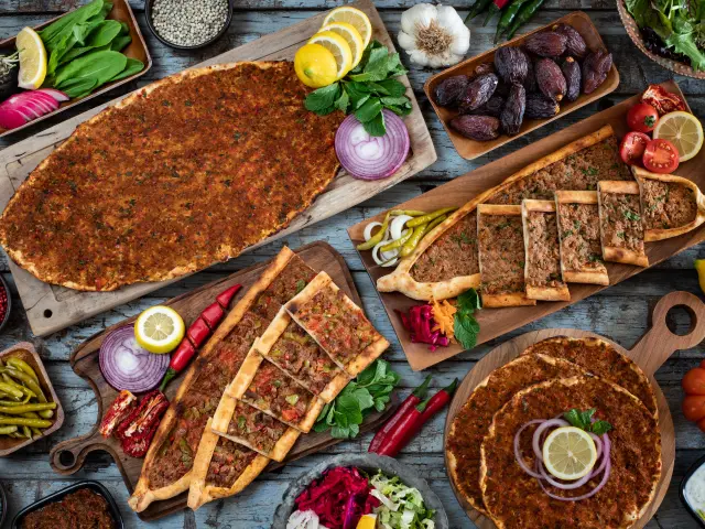 Gönlübol 5 Yıldız Pide & Lahmacun