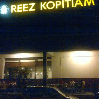 Reez Kopitiam