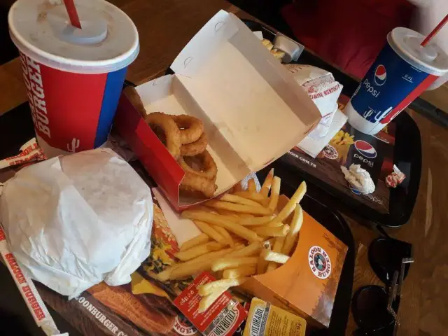 Saloon Burger'nin yemek ve ambiyans fotoğrafları 27