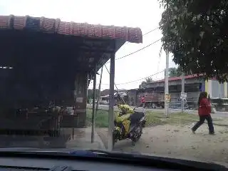 Kedai Makan Pohon Tanjung