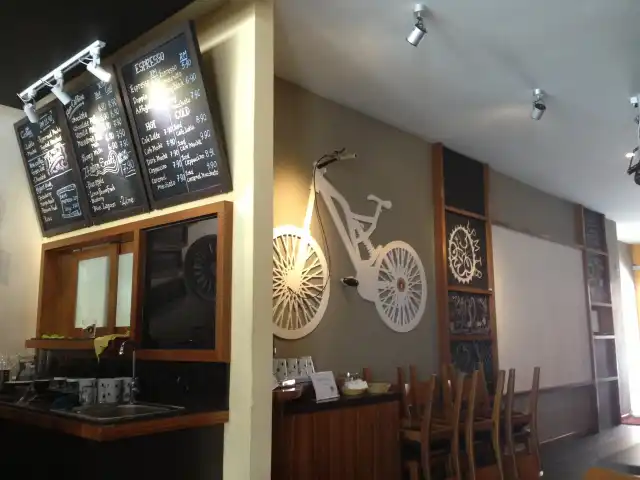 Arnold Cycling Cafe