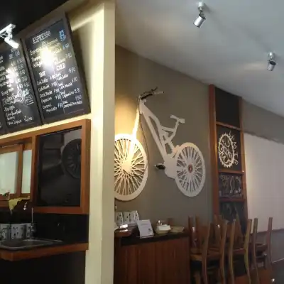 Arnold Cycling Cafe