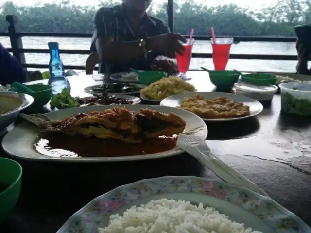 Cerana Villa Resort & Medan Ikan Bakar Food Photo 15