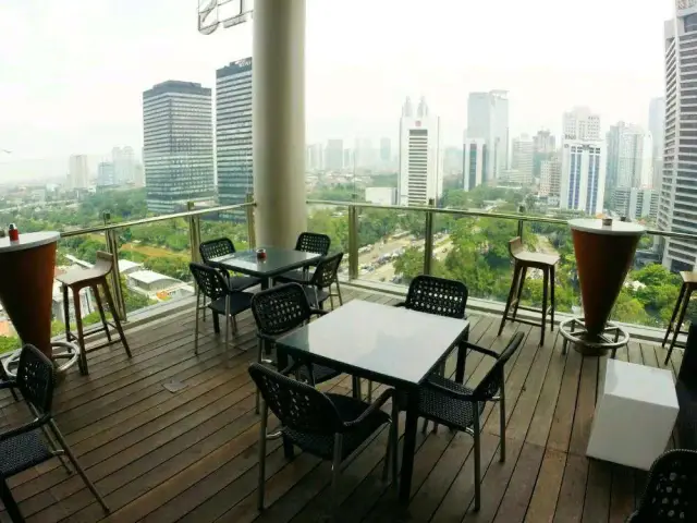 Gambar Makanan SKYLOFT - All Seasons Hotel 15